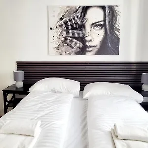 real-living-apartments-1210.vienna-besthotels.com/